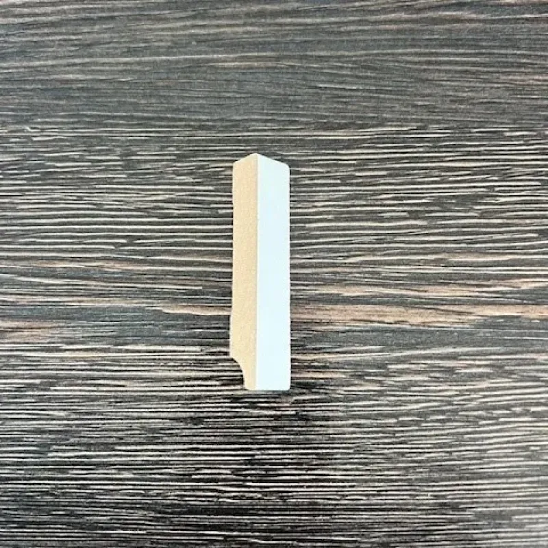 Eindstuk MDF Rechte plint 12x70 RAL9010 Links
