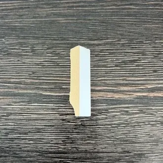 Eindstuk MDF Rechte plint 15x70 RAL9010 Links