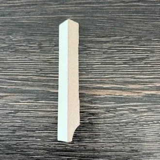 Eindstuk MDF Rechte plint 15x120 RAL9010 Rechts